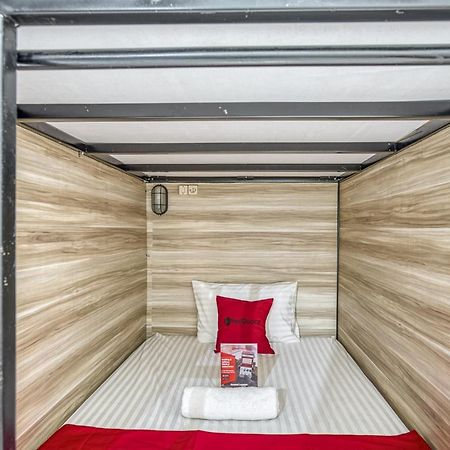 ג'קרטה Reddoorz Hostel @ Feliz Noche Cengkareng מראה חיצוני תמונה