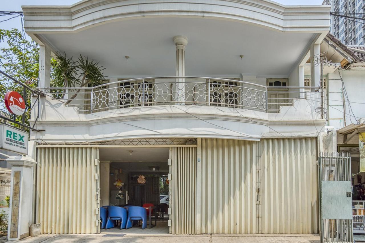 ג'קרטה Reddoorz Hostel @ Feliz Noche Cengkareng מראה חיצוני תמונה